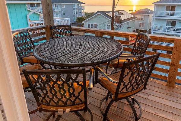 Deck dining