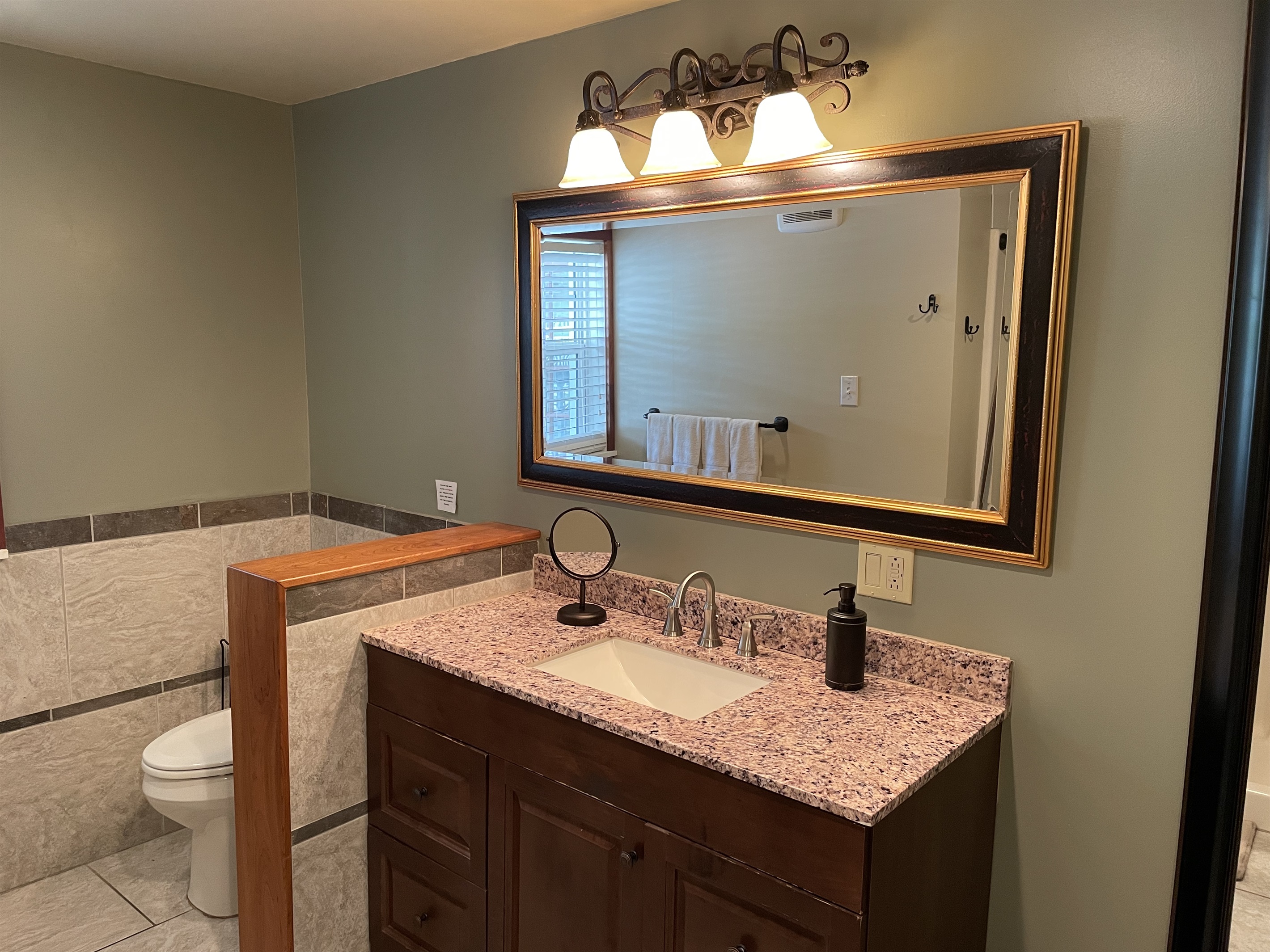 Pool room bath