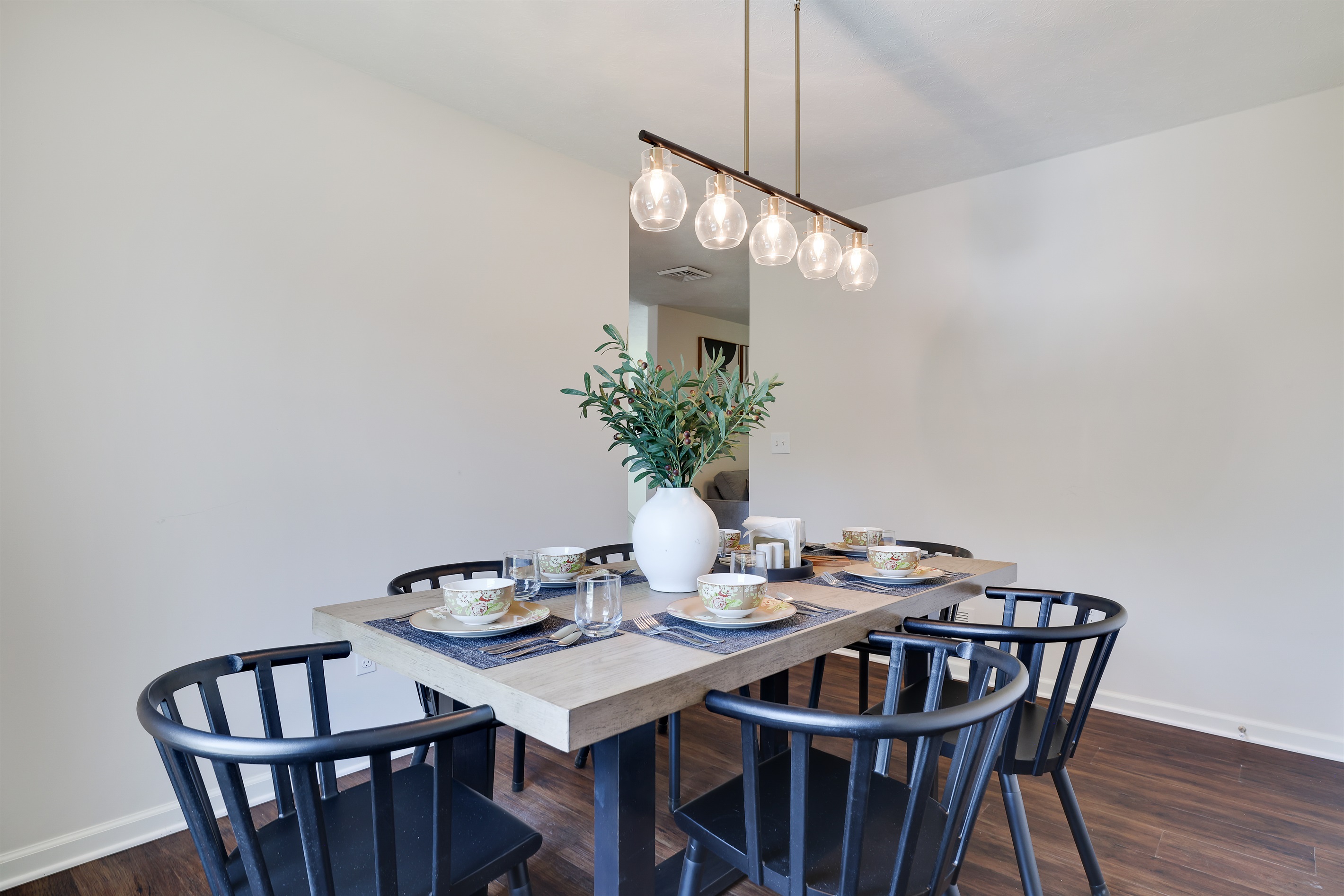 Serve your delicious meals easily at the lovely dining table.