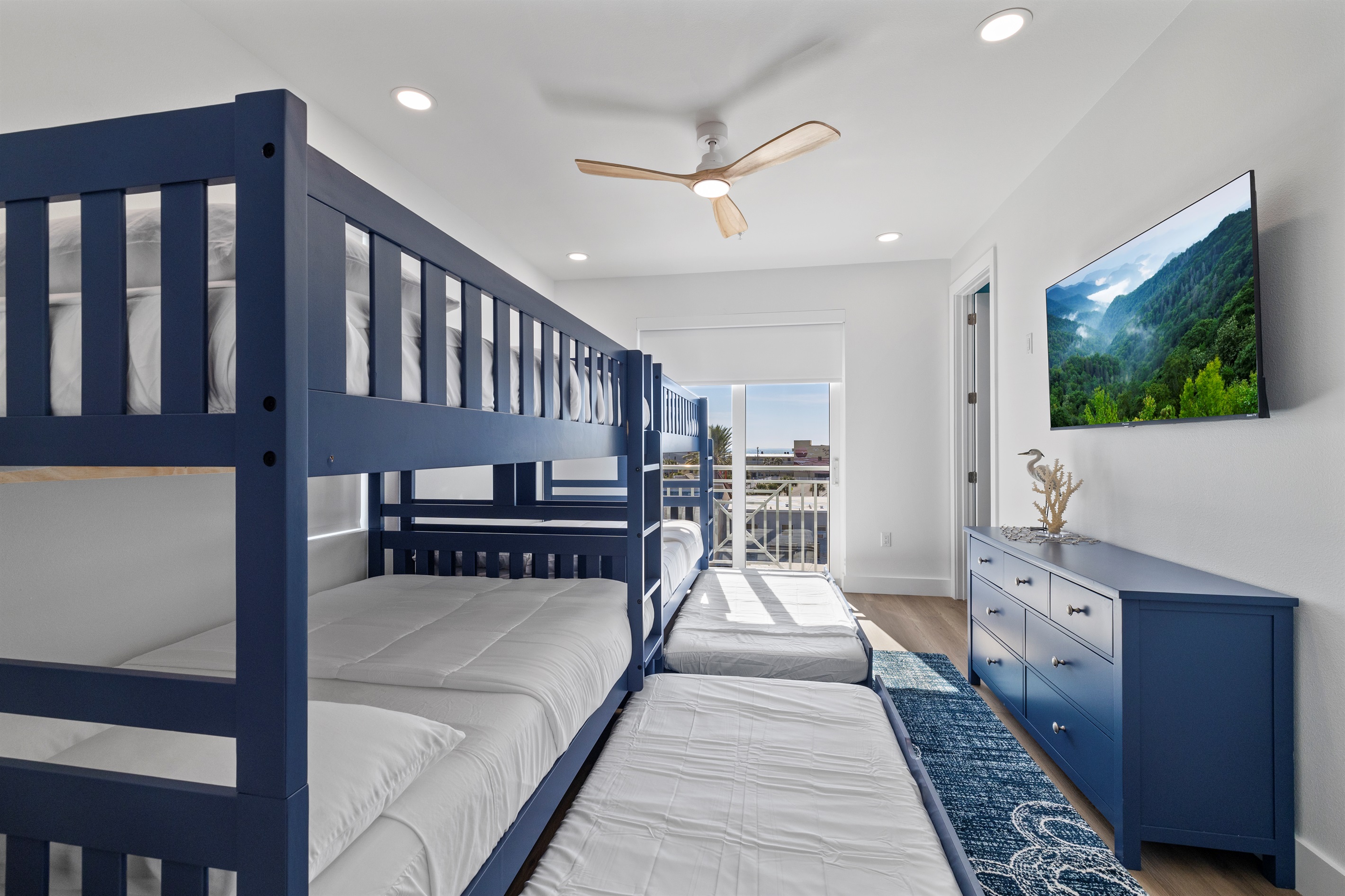 Both bunk rooms have pull out twins so that nobody is short on a bed