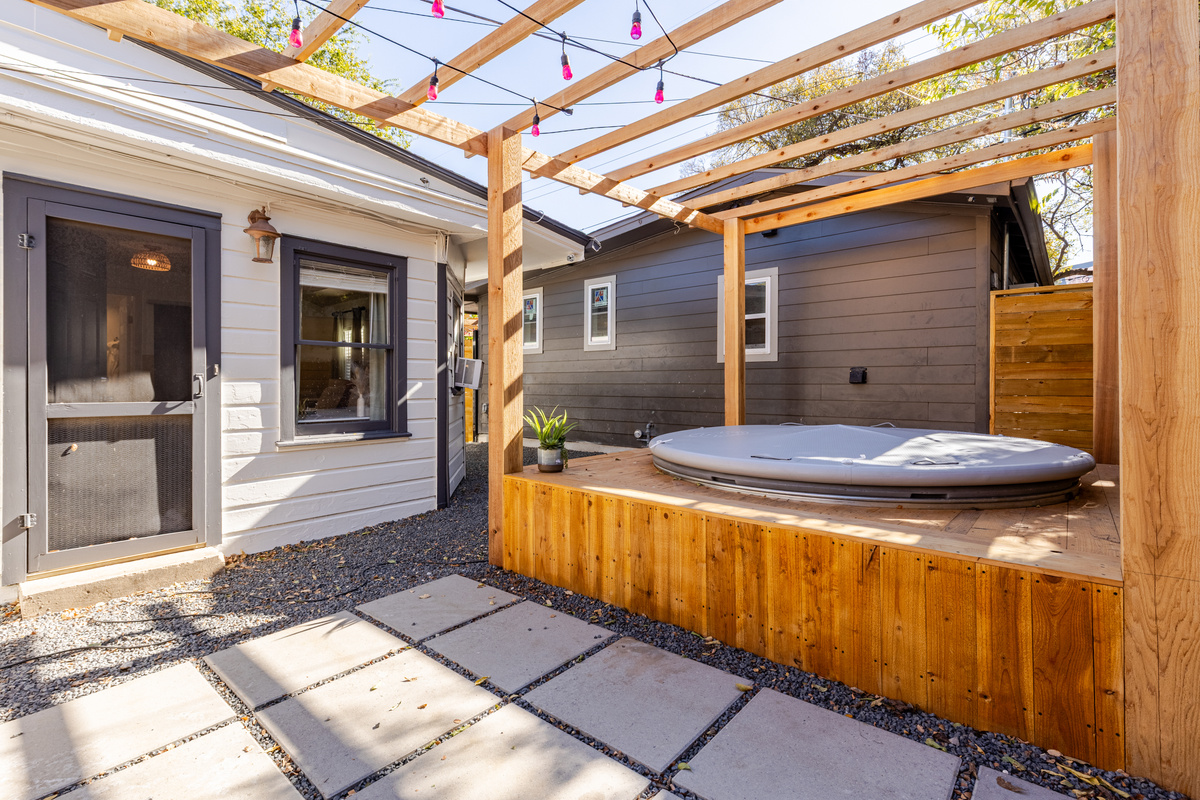 Soak hot, plunge cold your perfect outdoor escape.