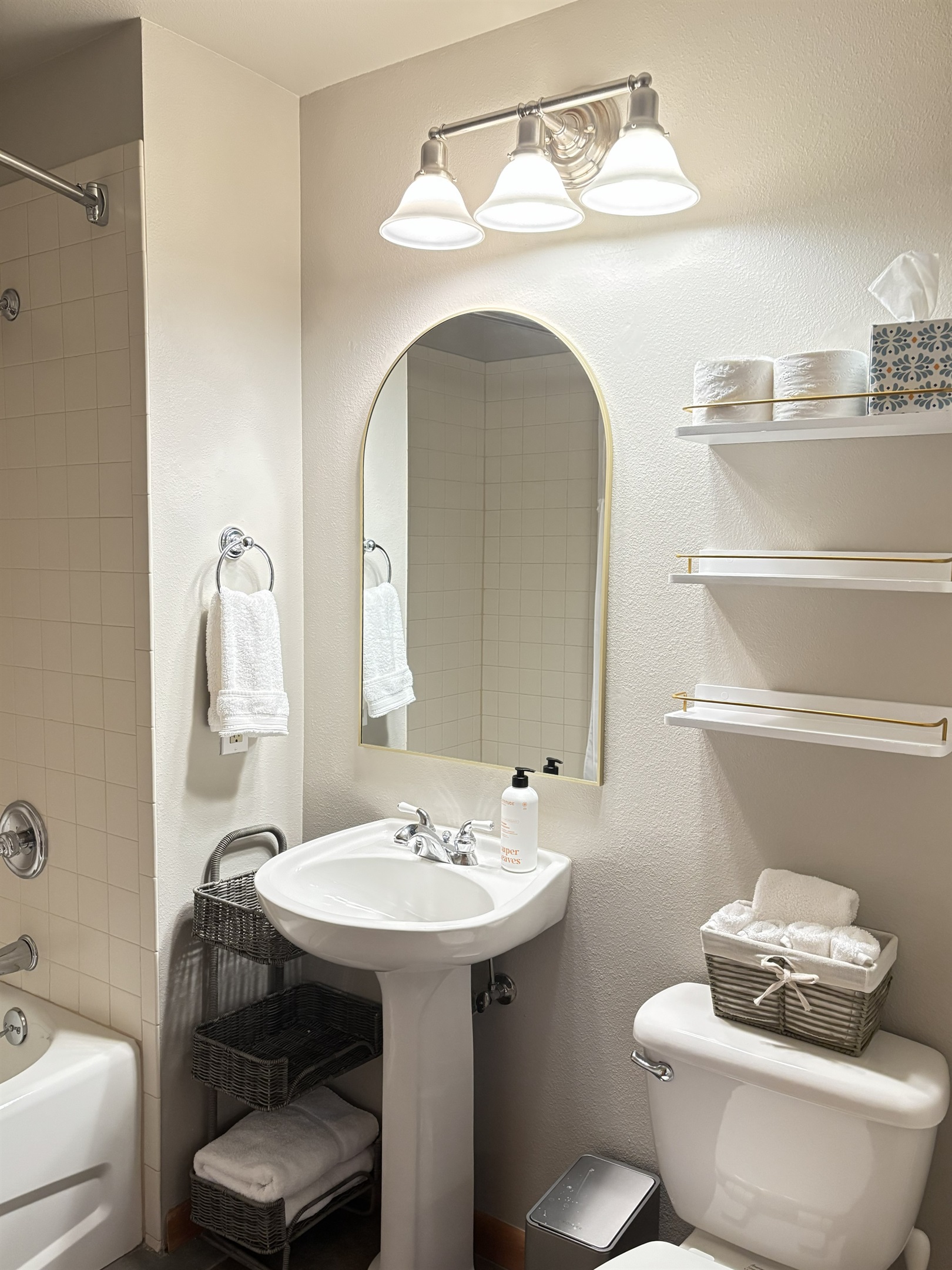 Bathroom stocked with Shampoo and Soap