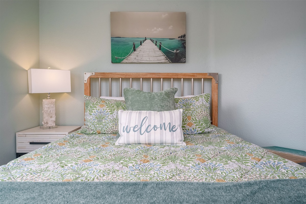 Drift off to dreamland in our cozy and comfortable queen size bed.