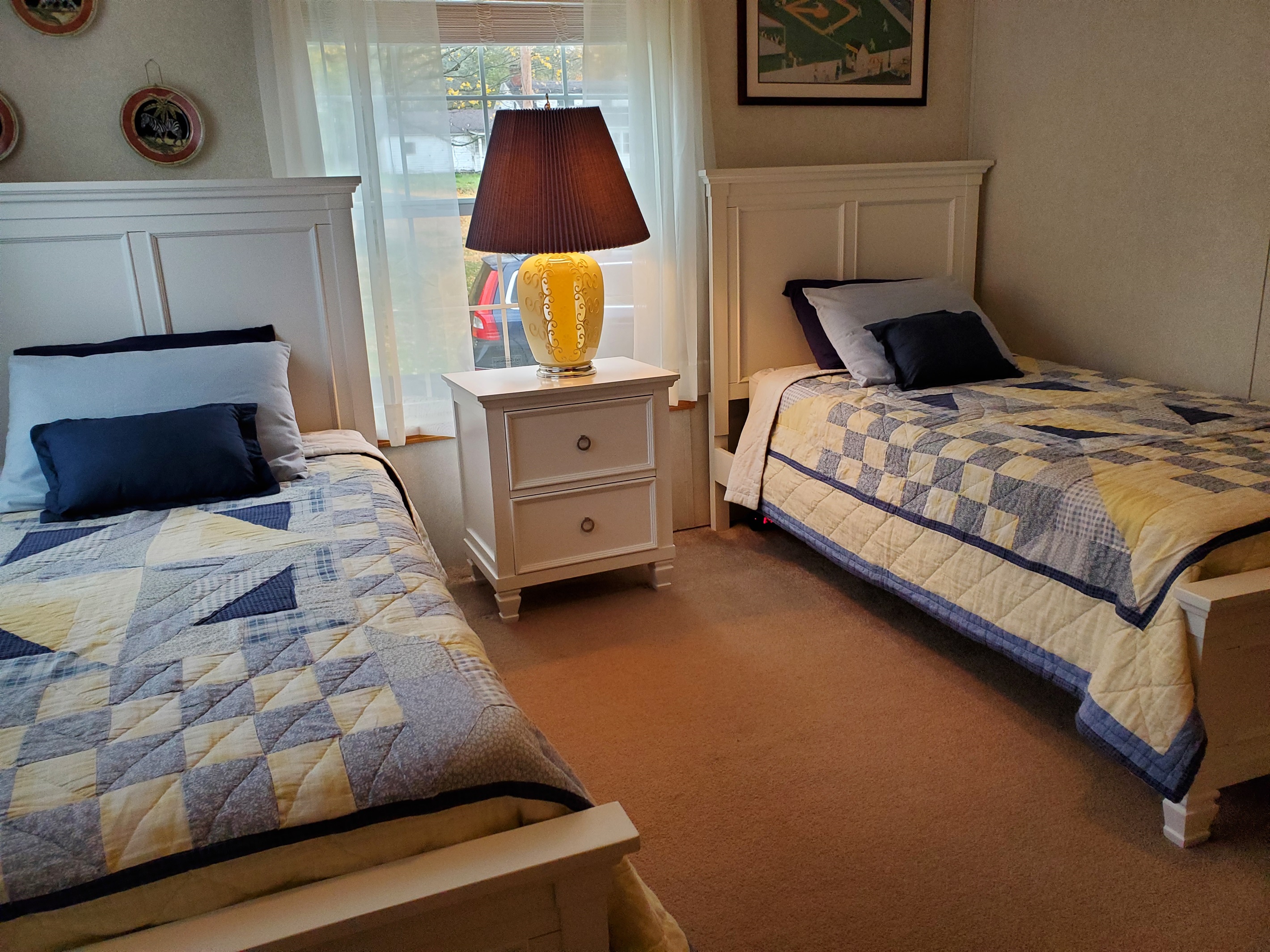 Twin bedroom