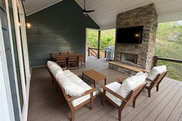 Upper level deck and wood burning fireplace