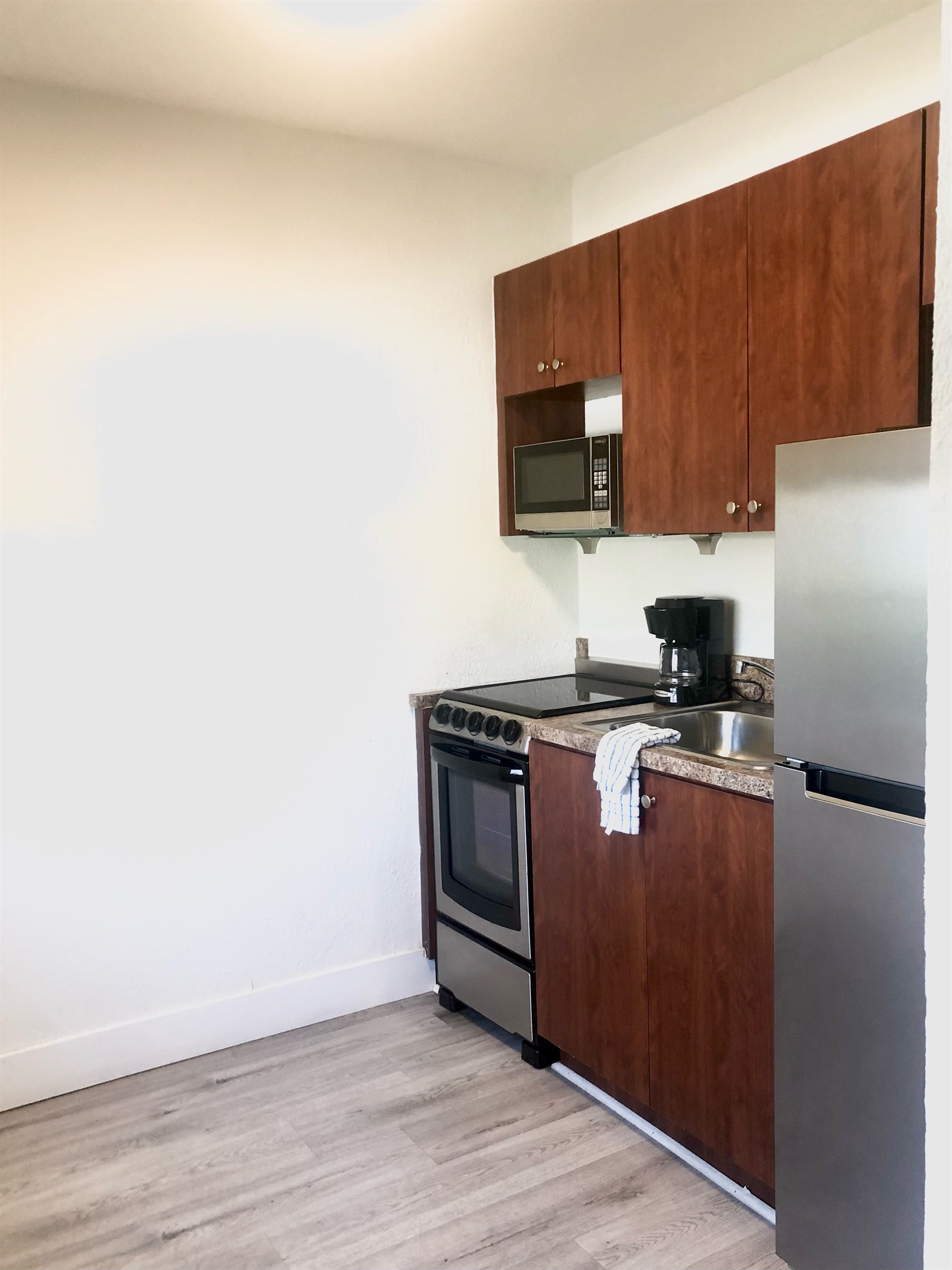 Your fully equipped kitchen is ready for cooking. A 2 min video tour link sent after booking includes all open cabinets in order to show kitchen supplies. 