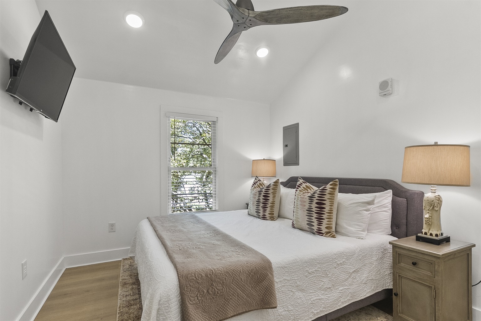 King Bedroom 1