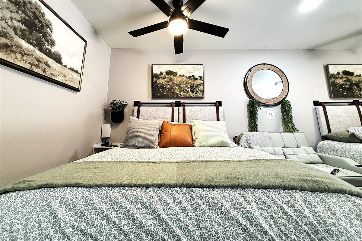 Soft sheets, cozy layers, and the perfect excuse to sleep in — this is your Branson recharge zone.