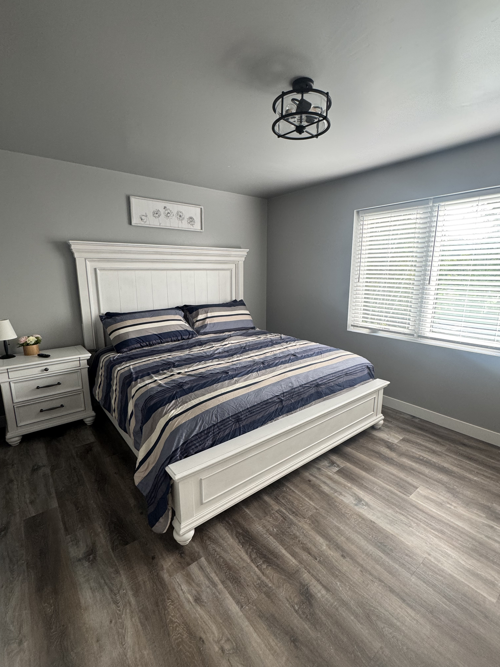 King bedroom 4 with full bathroom 