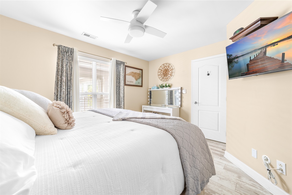 Queen Bedroom