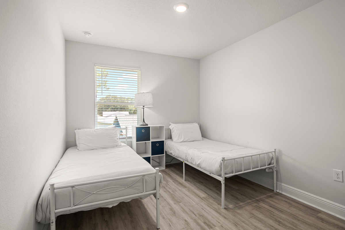 Twin bedroom