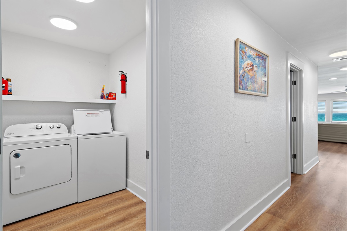 Sea Winds 8 has a full size Washer/Dryer with plenty of laundry supplies!