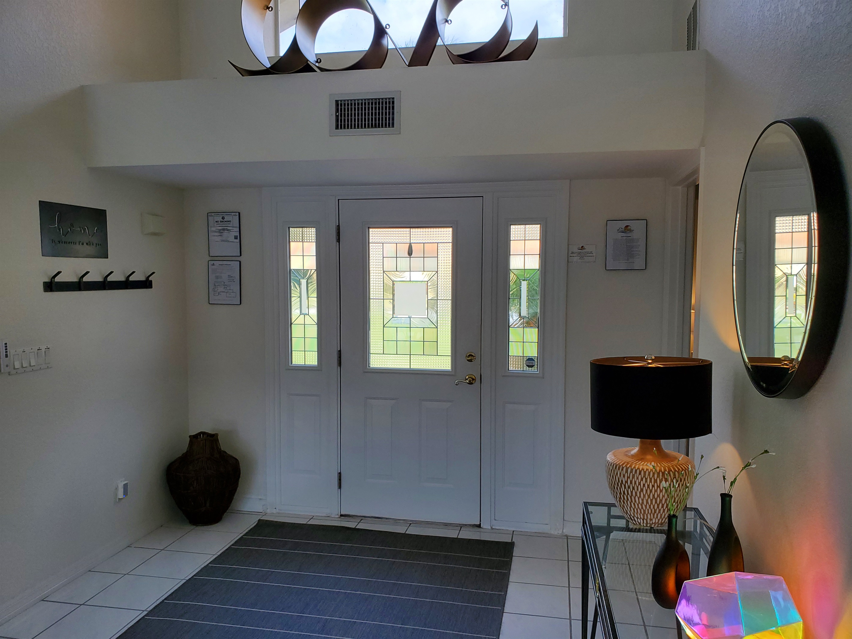 Entryway/foyer