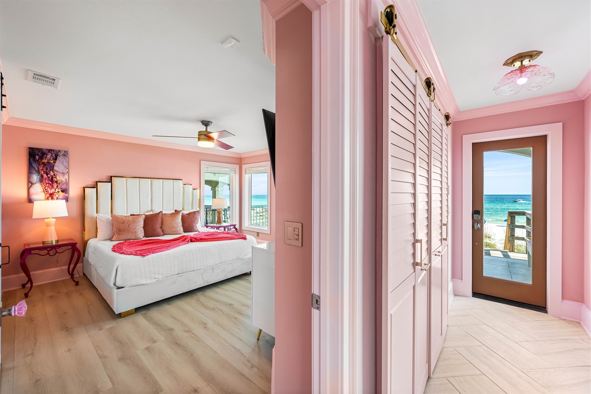 Beachfront King Suite | First Floor