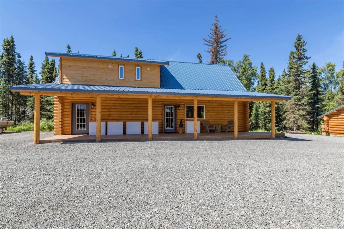 Cabin is on right.  Left side is common area with washers / dryers and storage.