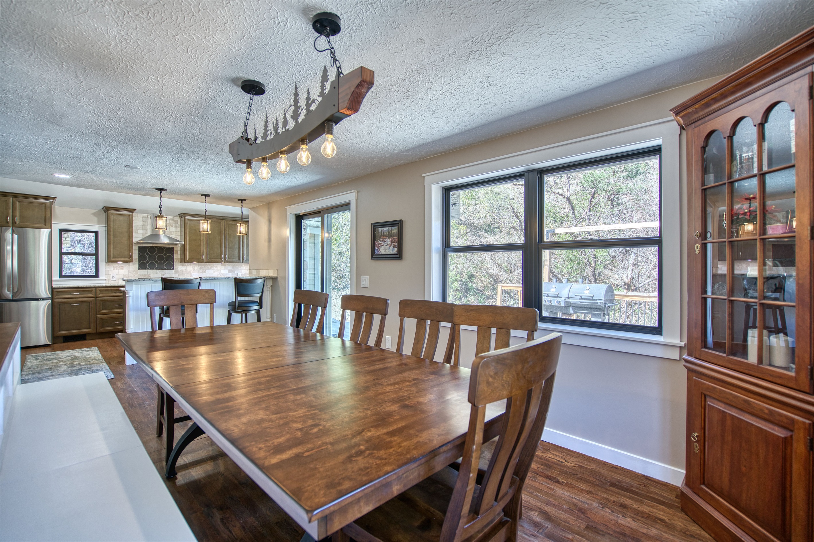 Huge Dining Table - 1 additional leaf available