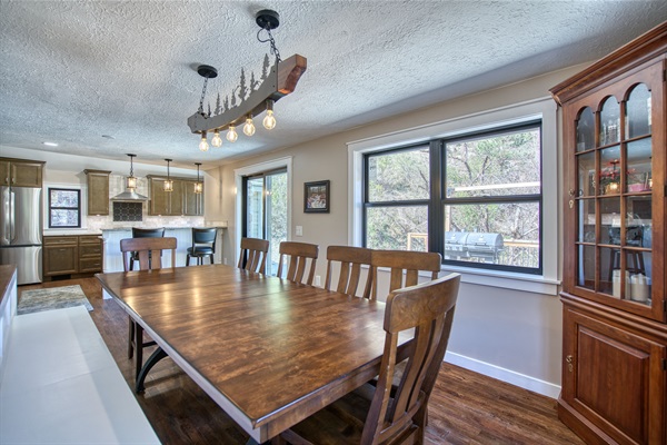 Huge Dining Table - 1 additional leaf available