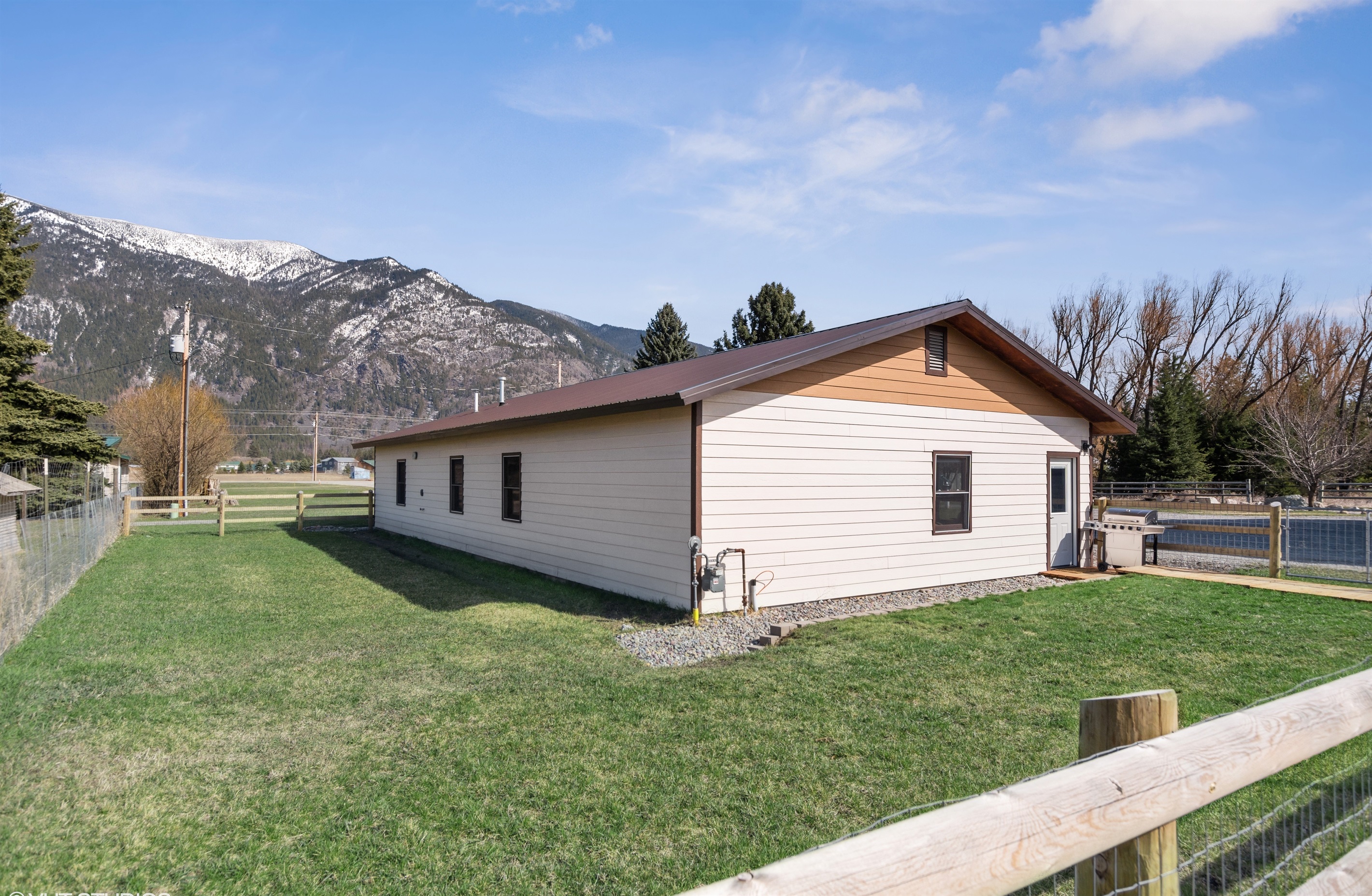 Revel in Montana views while steaks sizzle on the grill!