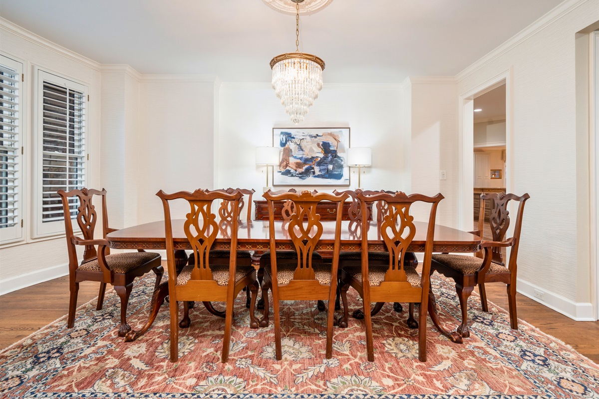 [Dining Room] This Dining Table Seats 8.