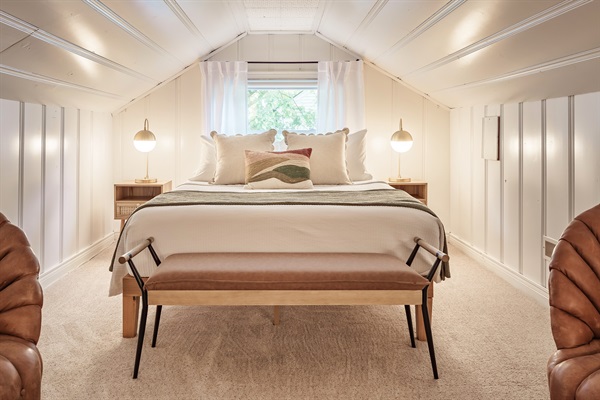 Queen bed | fresh linens | extra blankets and pillows | black out shade