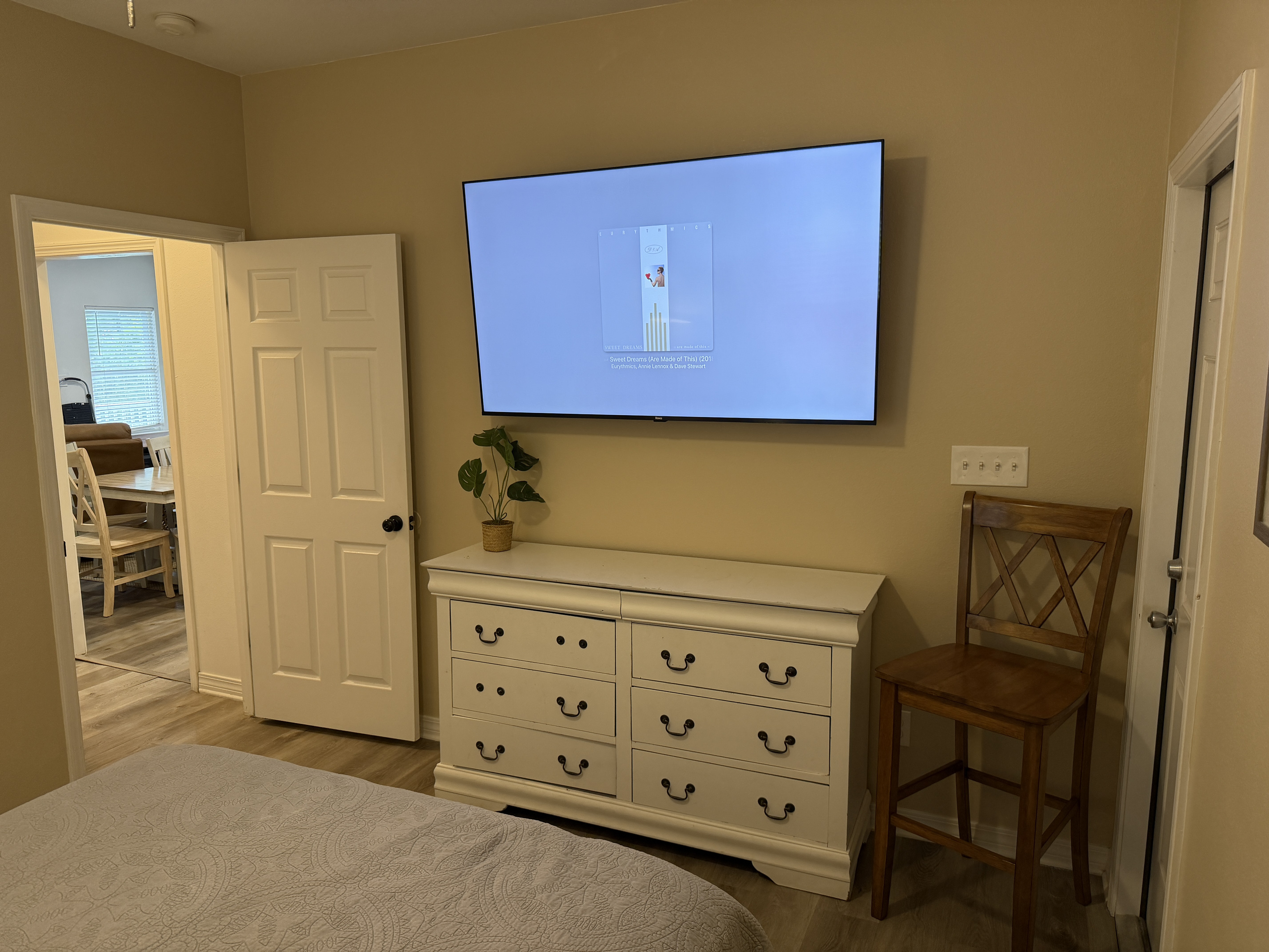 Full Bedroom TV