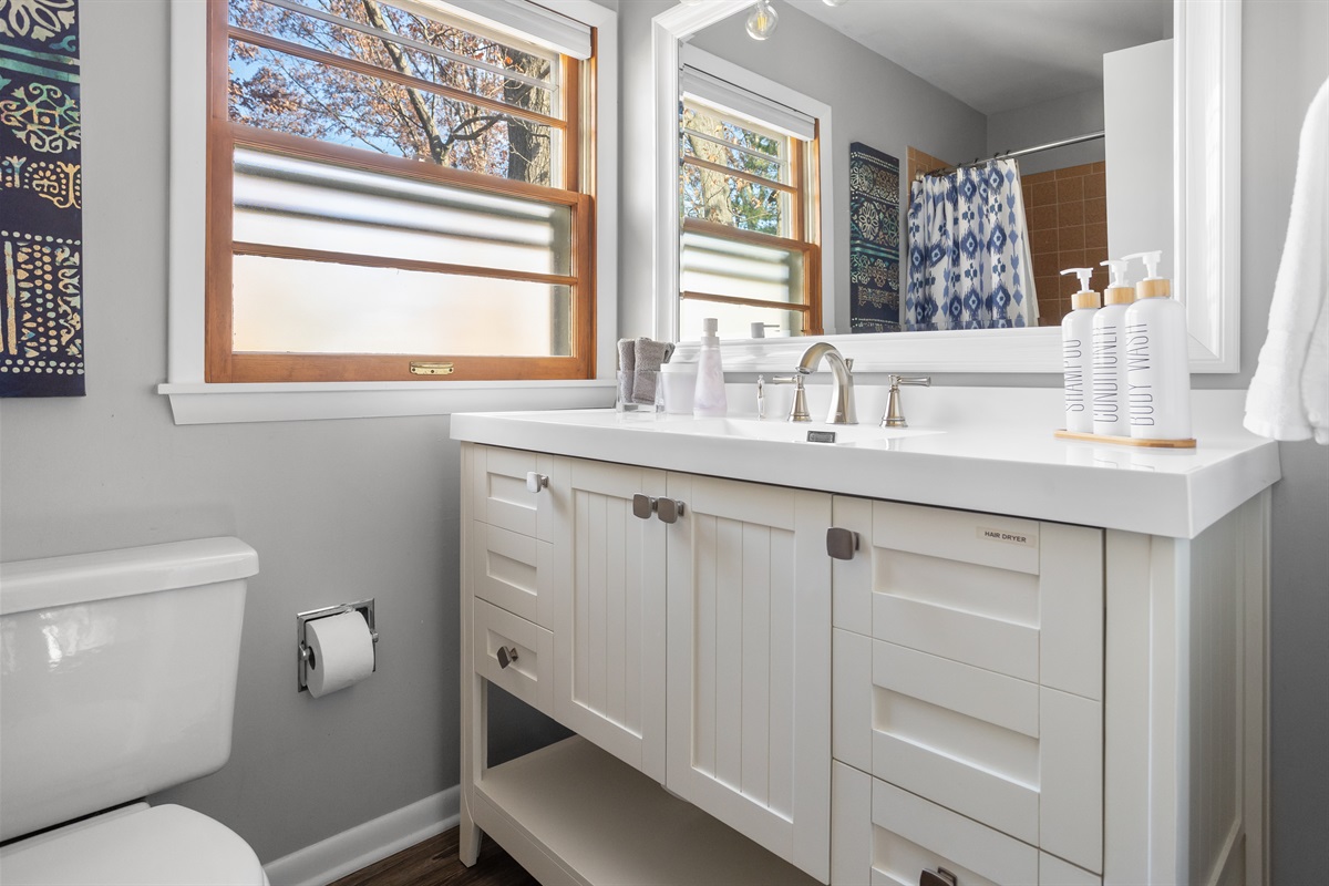 Hallway full bathroom