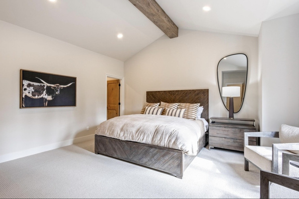 King suite #5 with blackout window coverings, TV and private ensuite bath (upstairs)