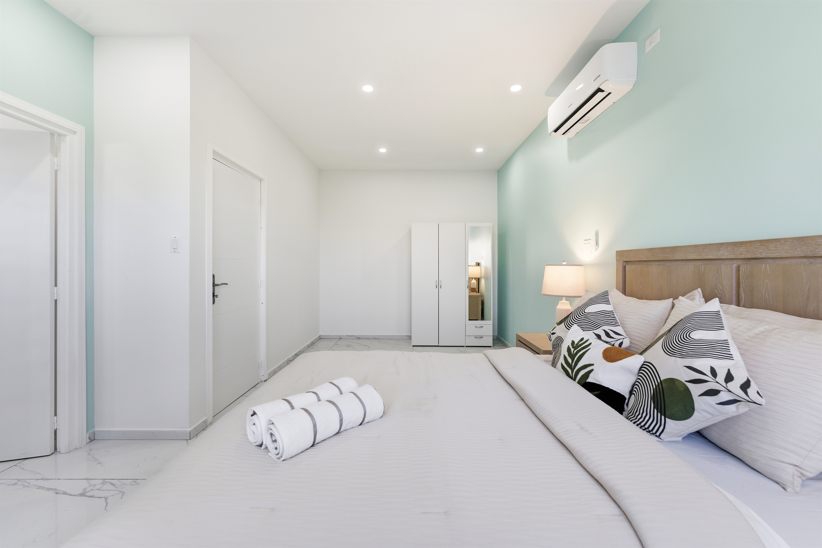 Peaceful and relaxing guest room environment