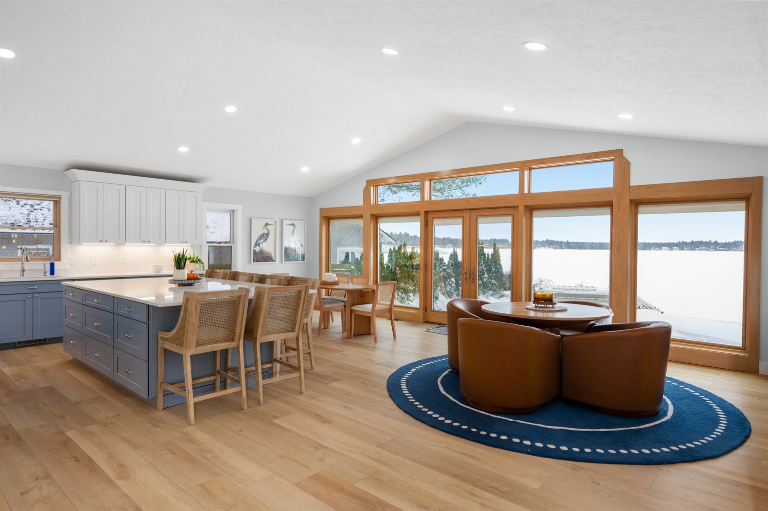 Open living area with expansive lake views and comfortable seating