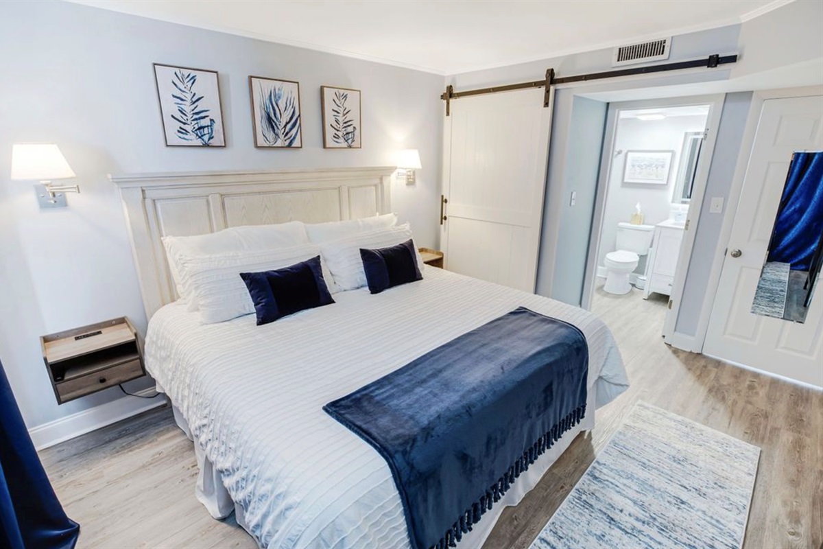 King in Main Bedroom