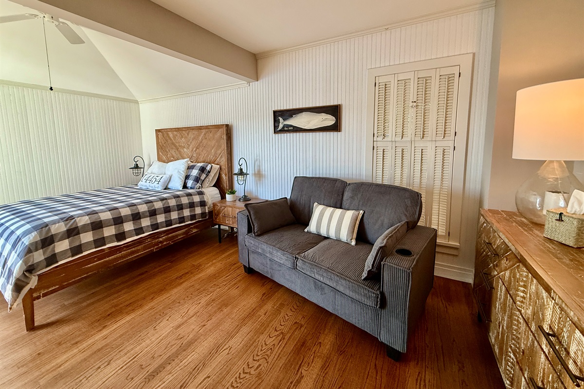 Master with pullout double