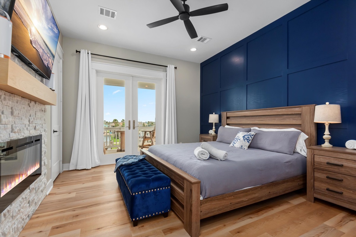 f7176bd8e81846fdae688c39225bfe09 Large | Beachhouse | Texas | TX | Vacation Homes | Galveston | Crystal Beach | Kokomo | Breezy Days | Beachfront Elegance | Sunrise Serenity | Southern Sands Property Management, LLC