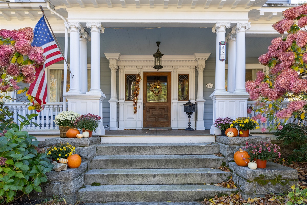 Staircase leading up to the entrance door.