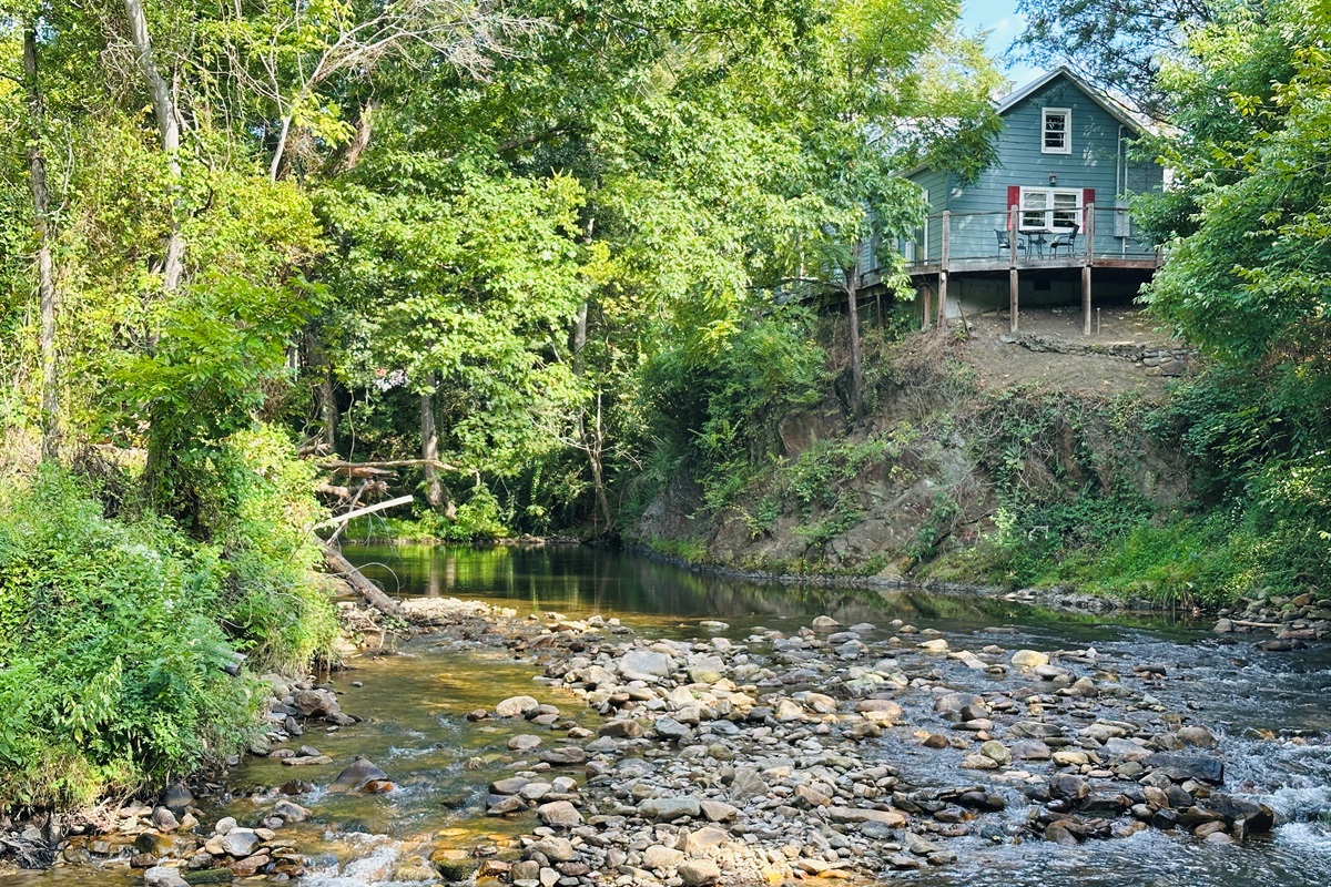 The Blue Heron sits on a bluff above Spring Creek