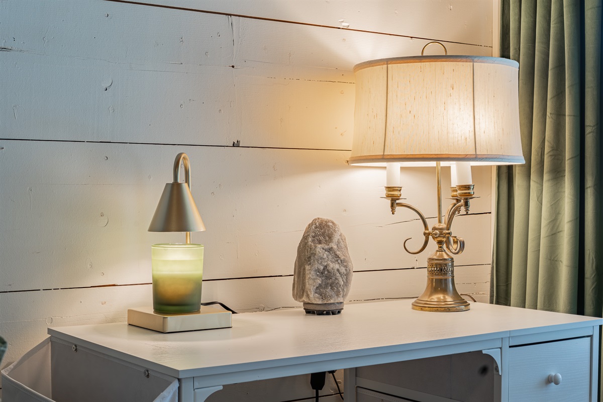 A desk for any working needs