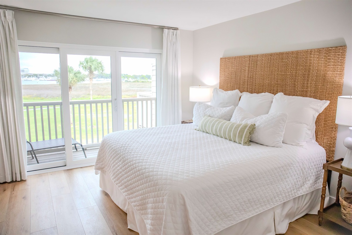 Master: Balcony with Views