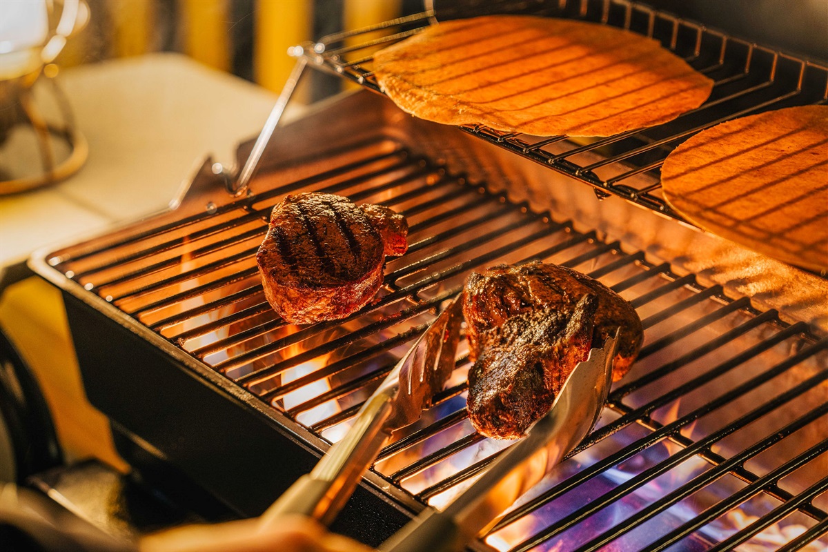 🍖 Fire up the grill while the sun goes down.