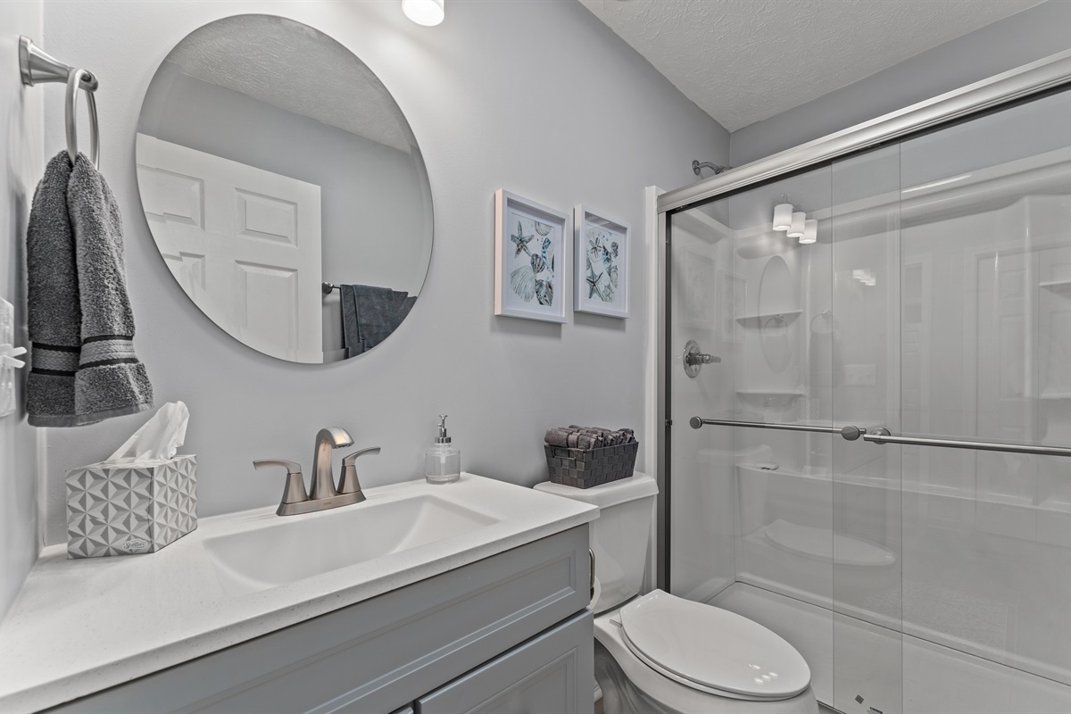 King private bathroom