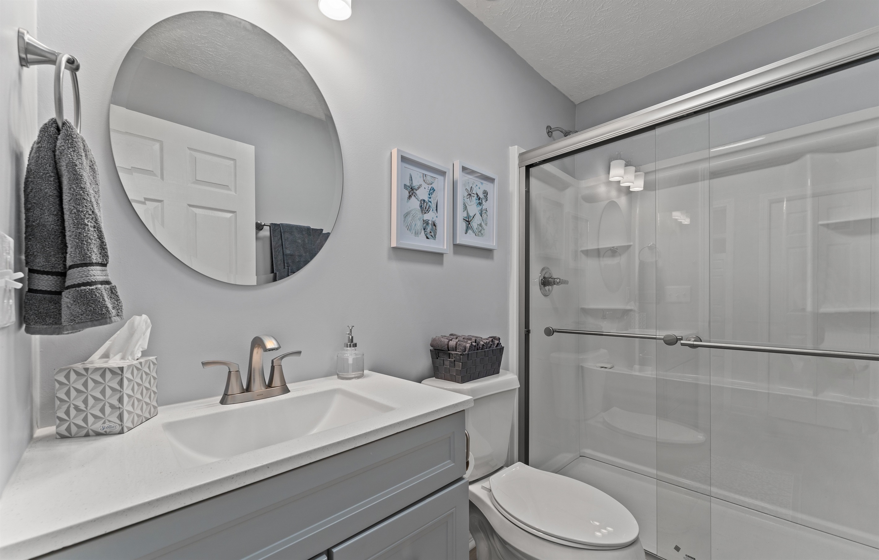 King private bathroom
