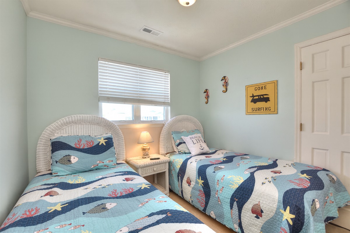 Twin Bedroom Upstairs Streetside