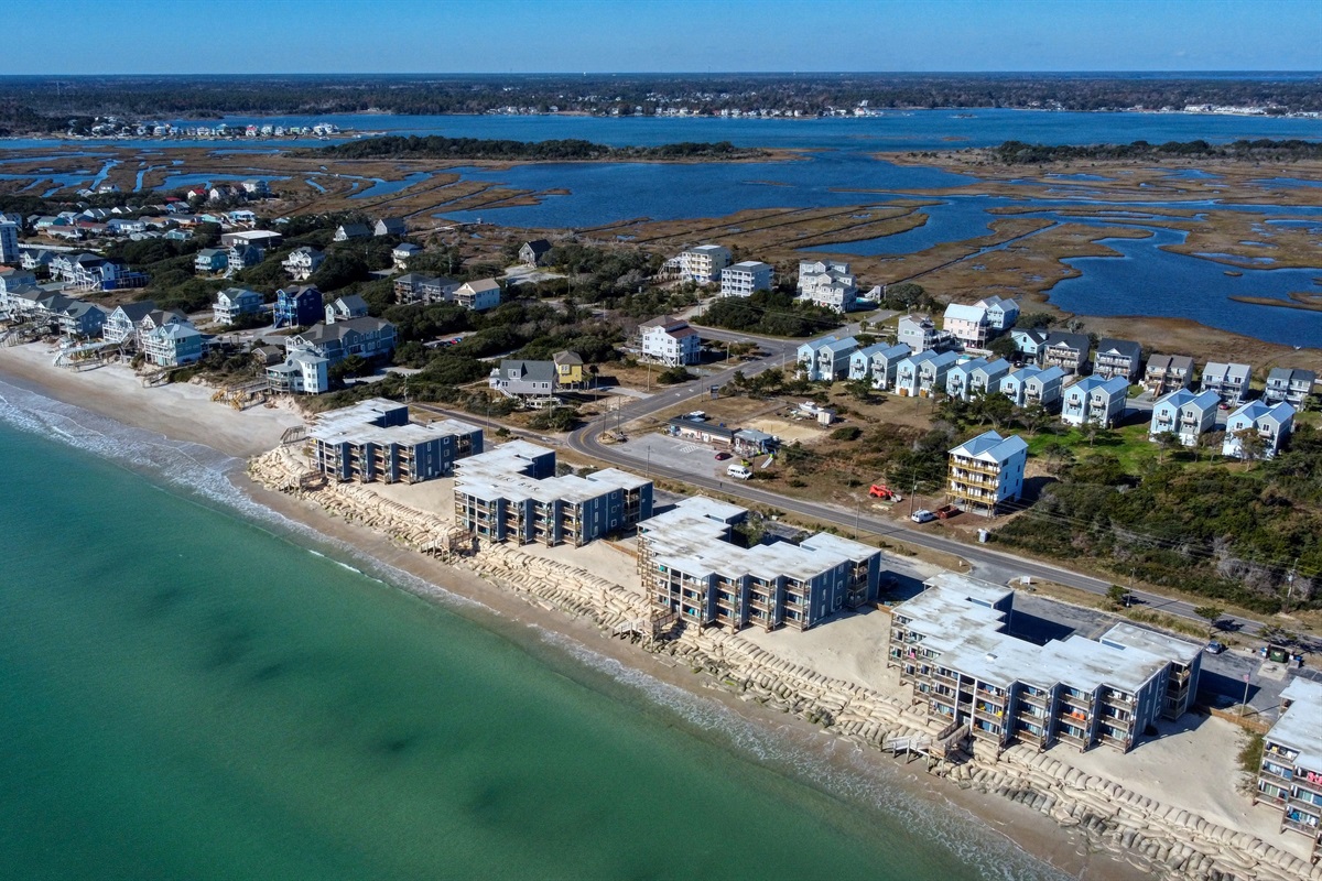 Topsail Reef at mid-tide