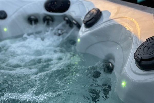 🛁 NEW hot tub night soaks + LED lights ✨