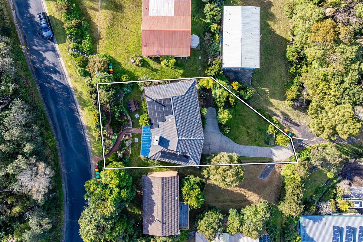 The outlined aerial view gives a clear sense of the property’s generous leafy setting and private layout at Bertie’s 3 Beaches.