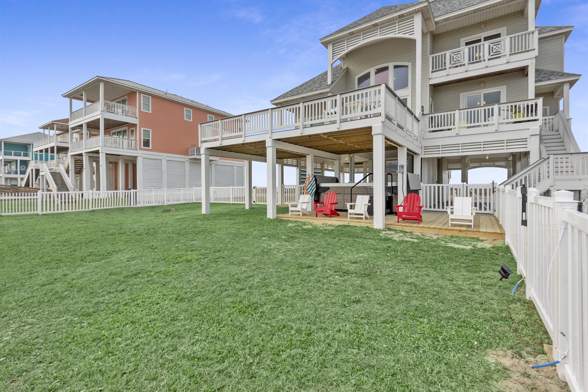 f783f4f8f40c4f7fa41795e5cd4c1743 Large | Beachhouse | Texas | TX | Vacation Homes | Galveston | Crystal Beach | Kokomo | Breezy Days | Beachfront Elegance | Sunrise Serenity | Southern Sands Property Management, LLC