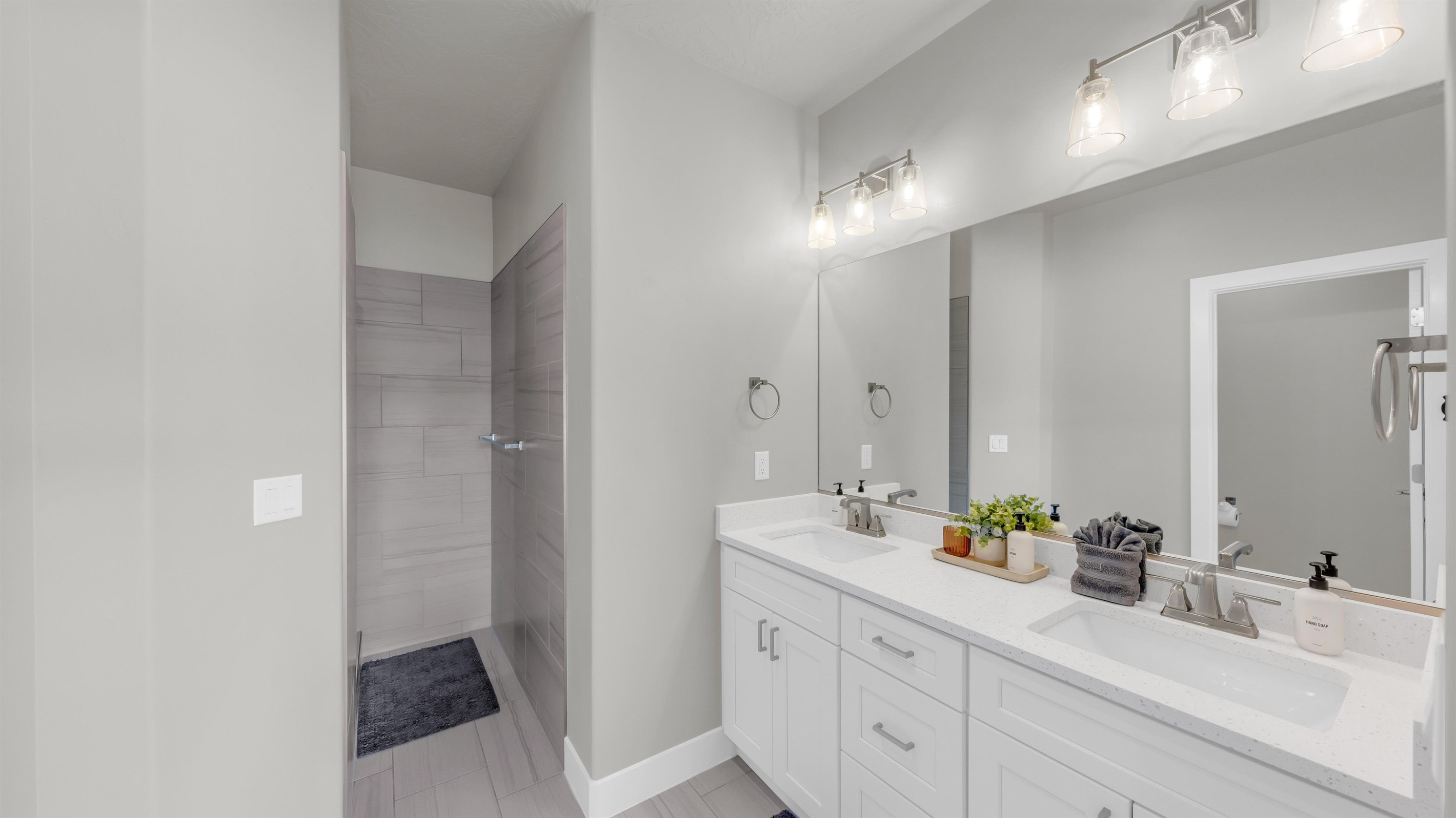 Bright Ensuite with Dual Vanities