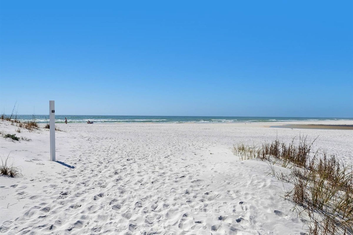 Nice open beach, eastern lake on the left side! 