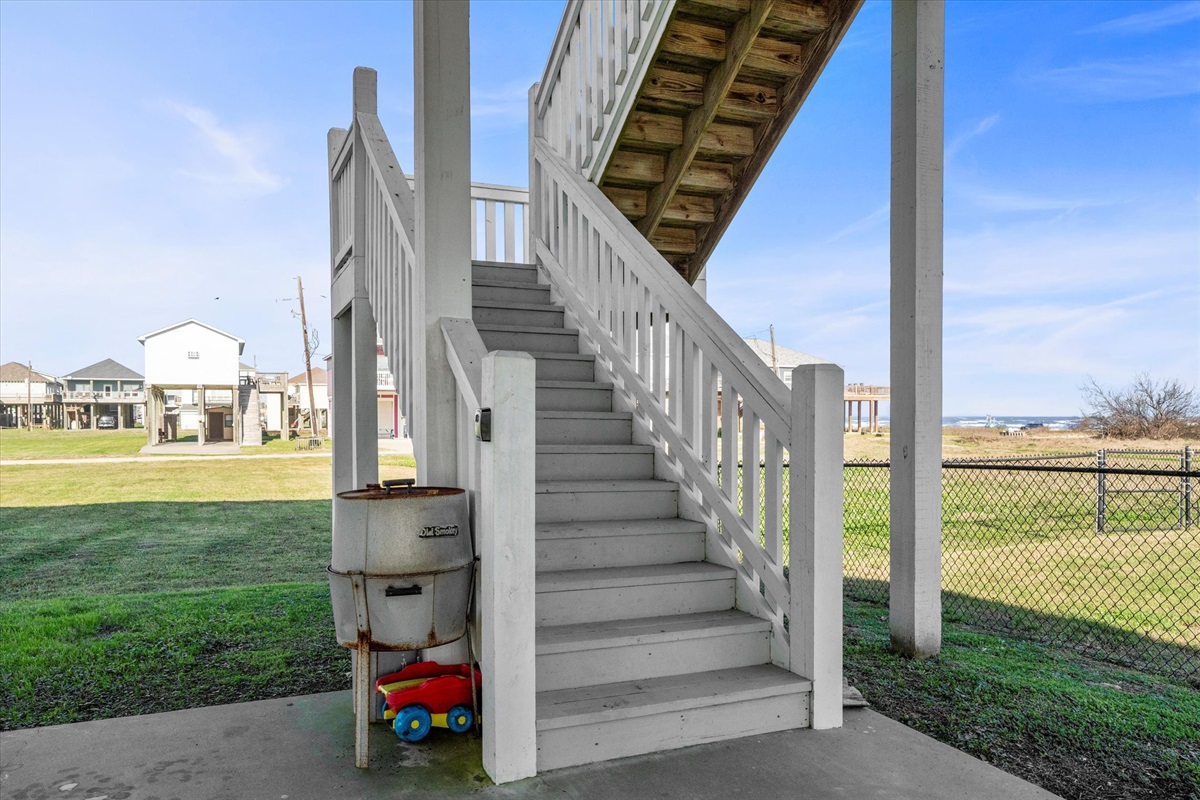 f7a4872ccc45439ab698eabacf294bdb Large | Beachhouse | Texas | TX | Vacation Homes | Galveston | Crystal Beach | Kokomo | Breezy Days | Beachfront Elegance | Sunrise Serenity | Southern Sands Property Management, LLC
