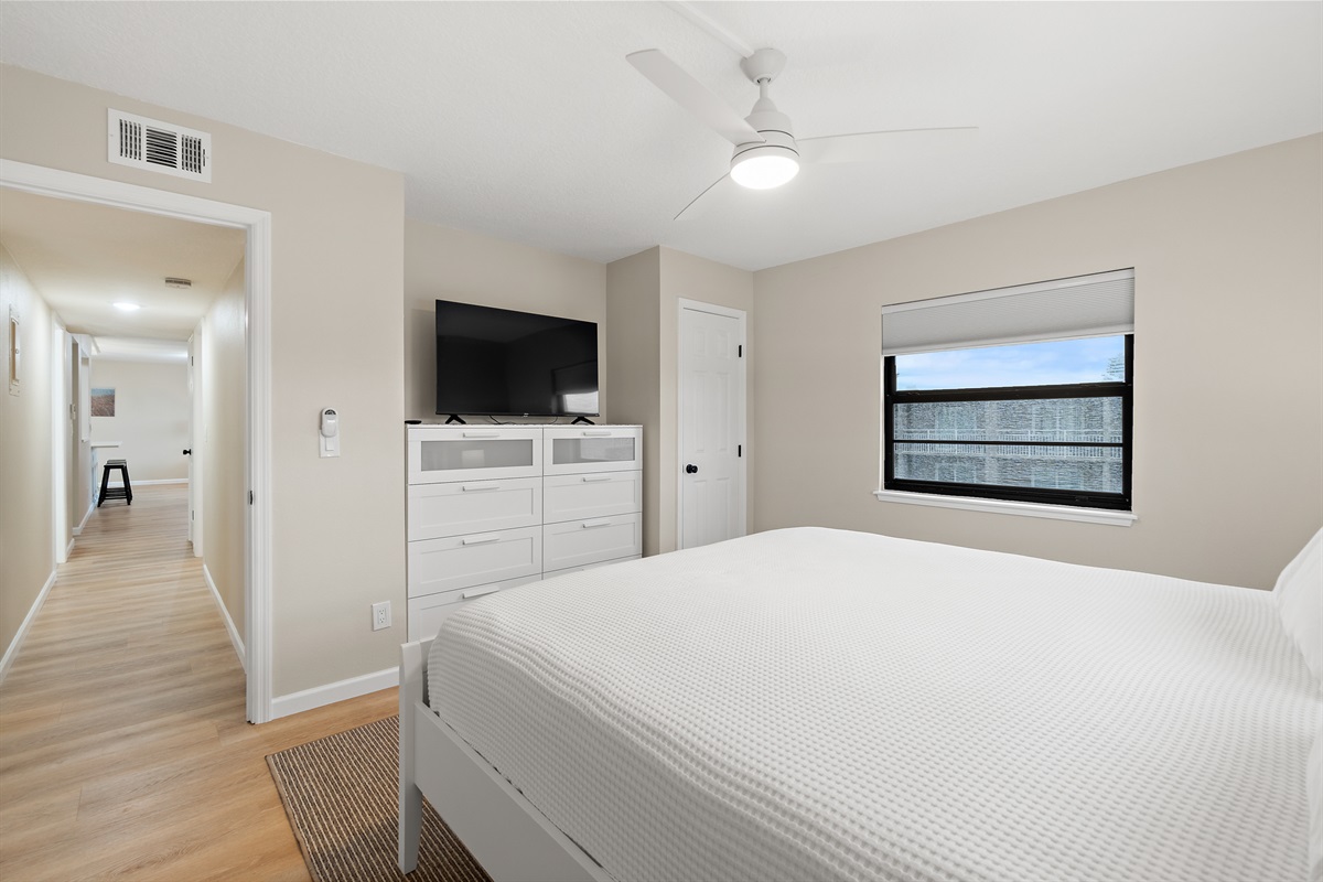 2nd Bedroom- King Bed