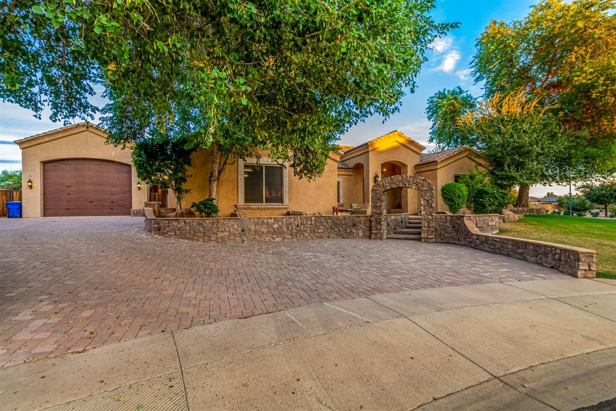 Luxurious 5 Bed; Desert Oasis w/ Pool! — Desert Paradise Retreat | Luxe 5BR w/ Pool in Mesa, Mesa, Arizona — photo 15
