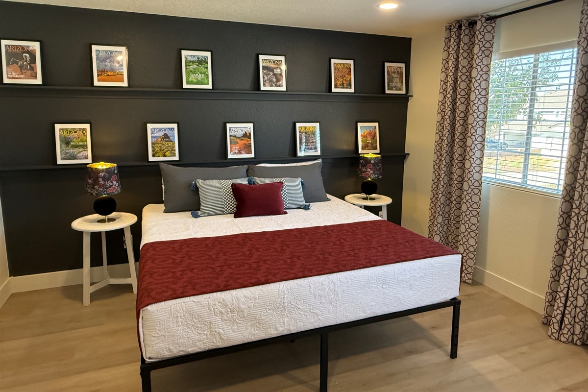 Huge Main Bedroom Suite - Upstairs, Ensuite Bathroom w/Separate Shower & Soaking Tub, King Bed, TV, Walk-In Closet, Blackout Curtains